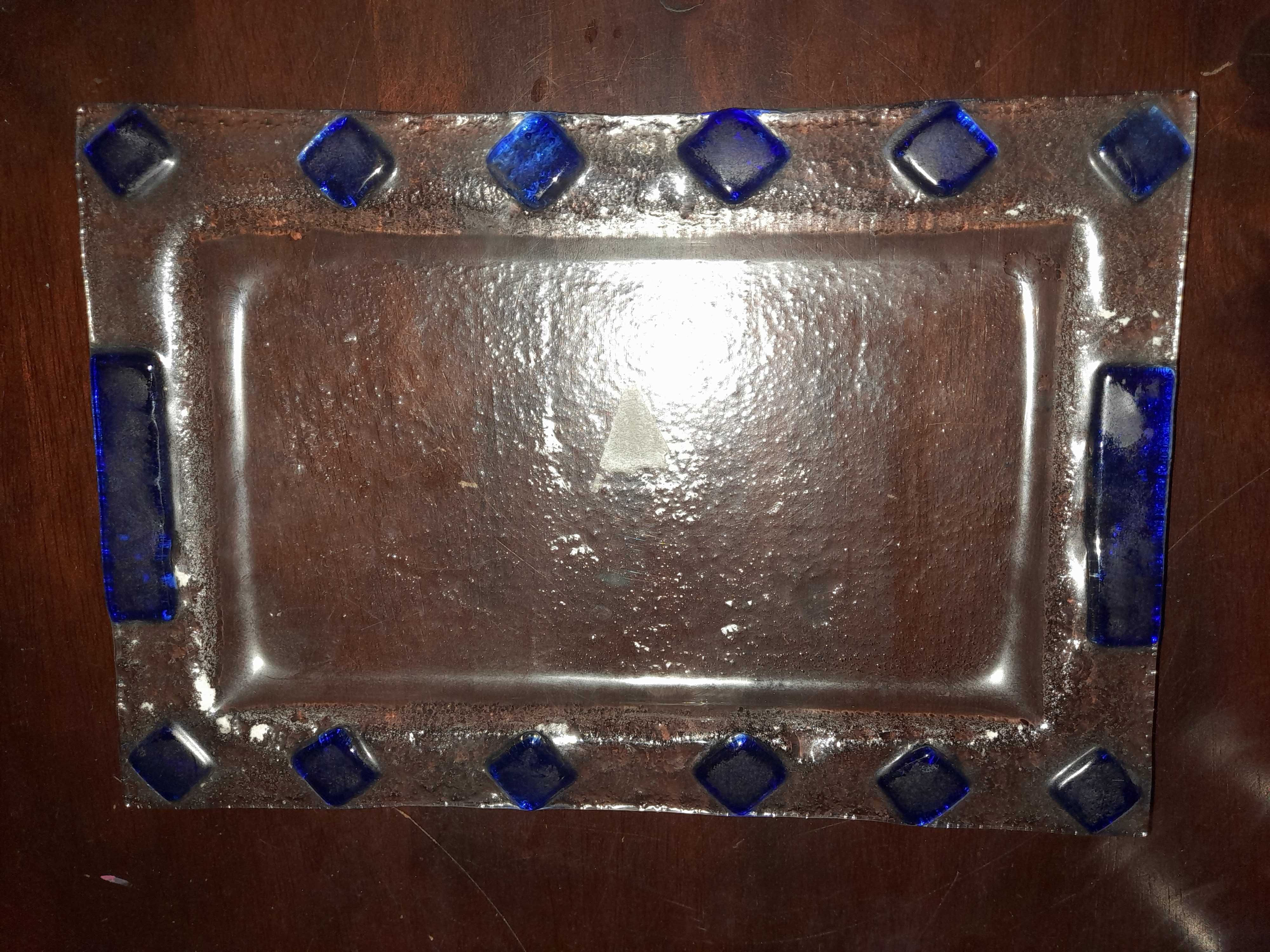 Conjunto de copos de vido azul com tabuleiro