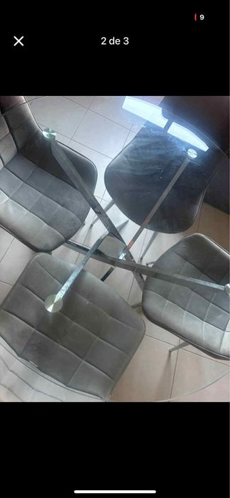 Mesa de vidro com 4 cadeiras