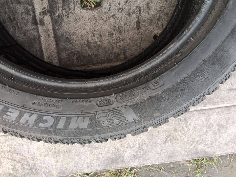 Продам шини  б/у 225/50R17