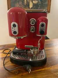 Máquina de café vermelho