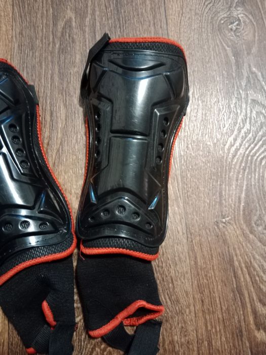 Щитки на широку ногу