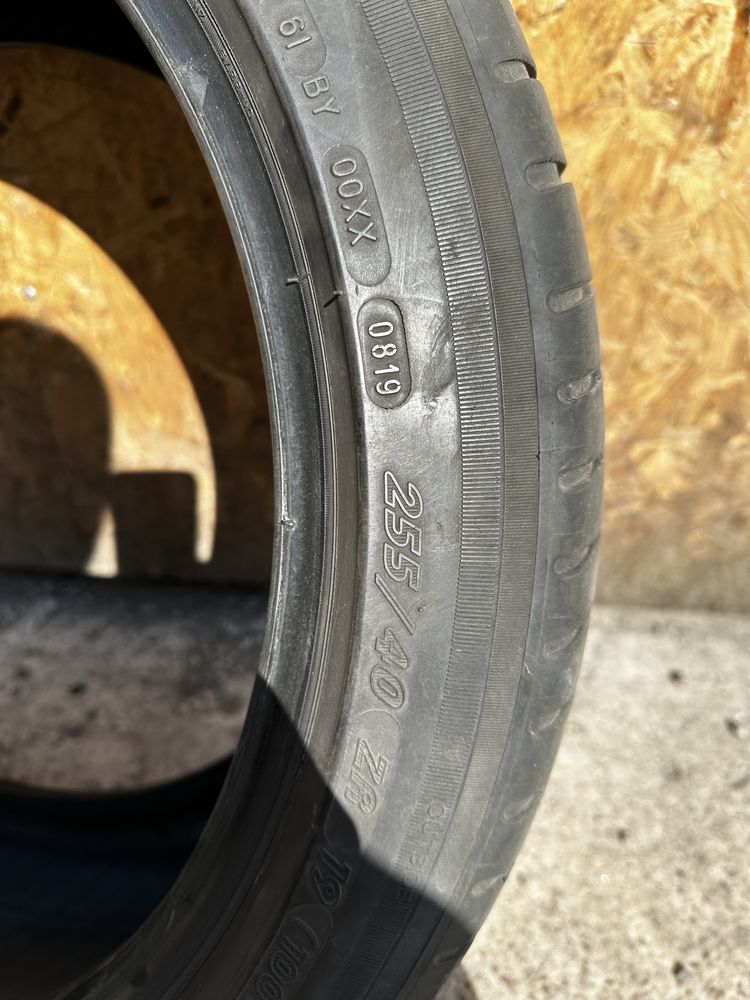 Продам шини 255/40r19 2шт