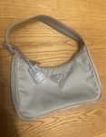 Продаж: Сумка Prada Re-Edition 2005 з нейлону в хорошому стані
