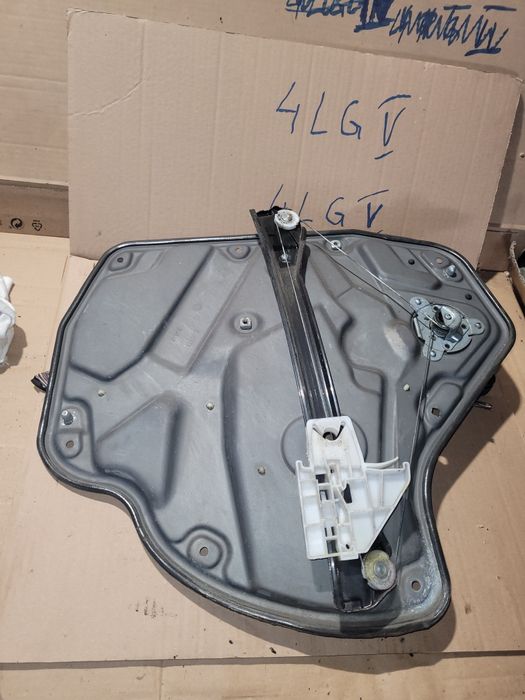 Mechanizm podnośnik szyby manualny tył prawy skoda octavia II 2007r