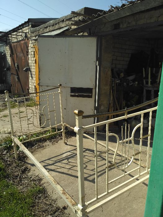 Металлическая кровать начала 20-го века.