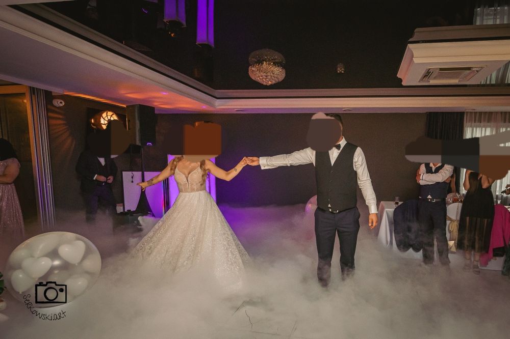 Suknia ślubna błyszcząca