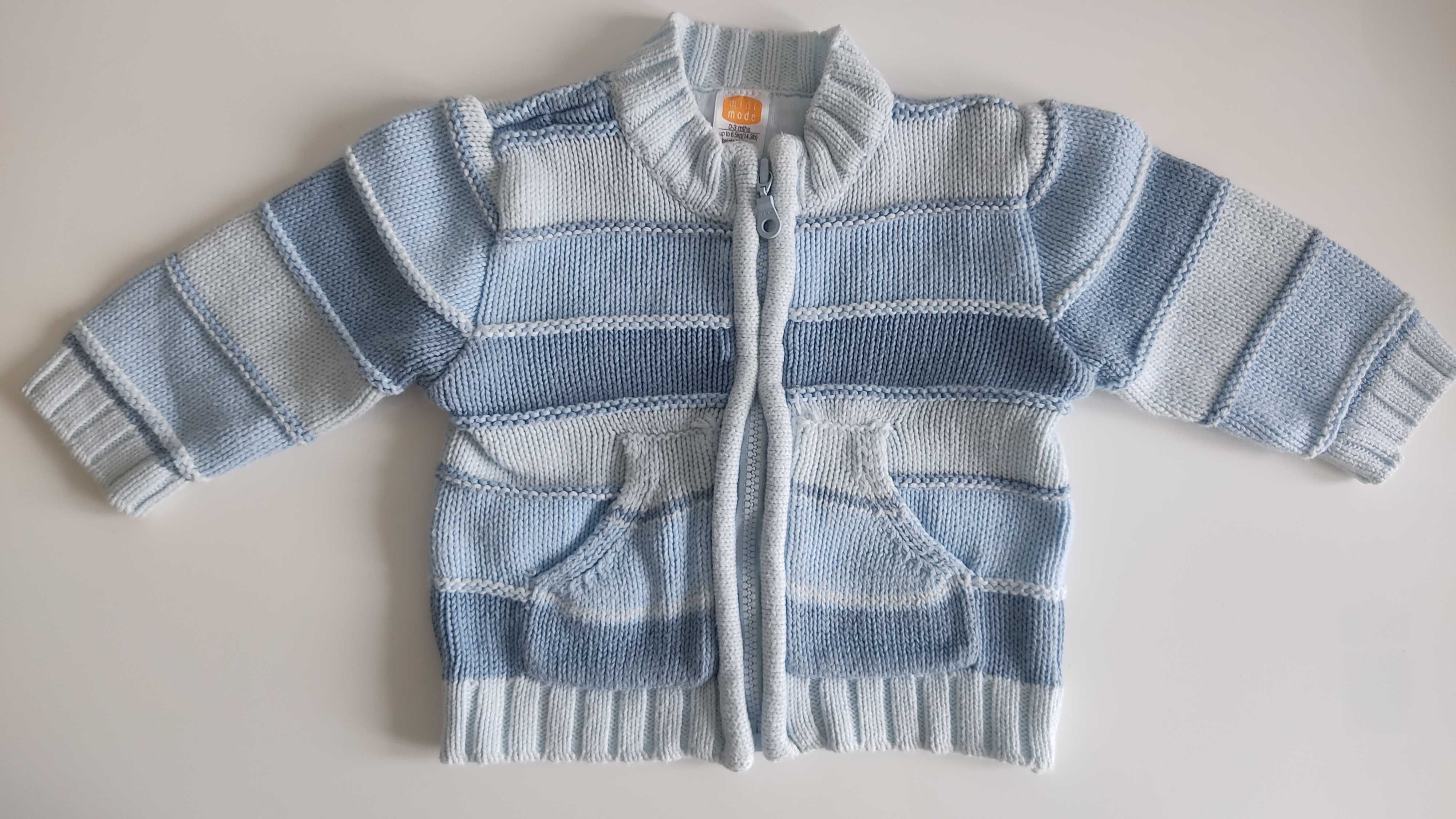 Błękitny sweterek niemowlęcy rozm. 56-62