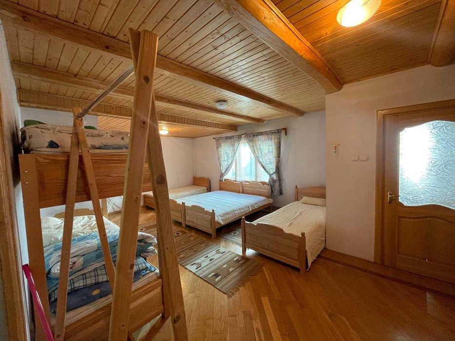 Два будинки в Карпатах для бізнесу або великої родини, Рахів