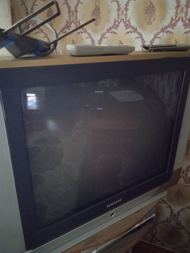Телевизор Samsung диагональ 68
