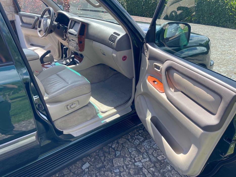 Toyota Land Cruiser HDJ 100