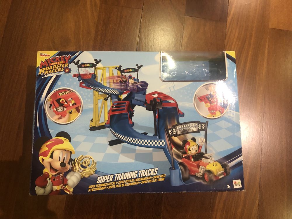 Pista do  Mickey - roadster Racers