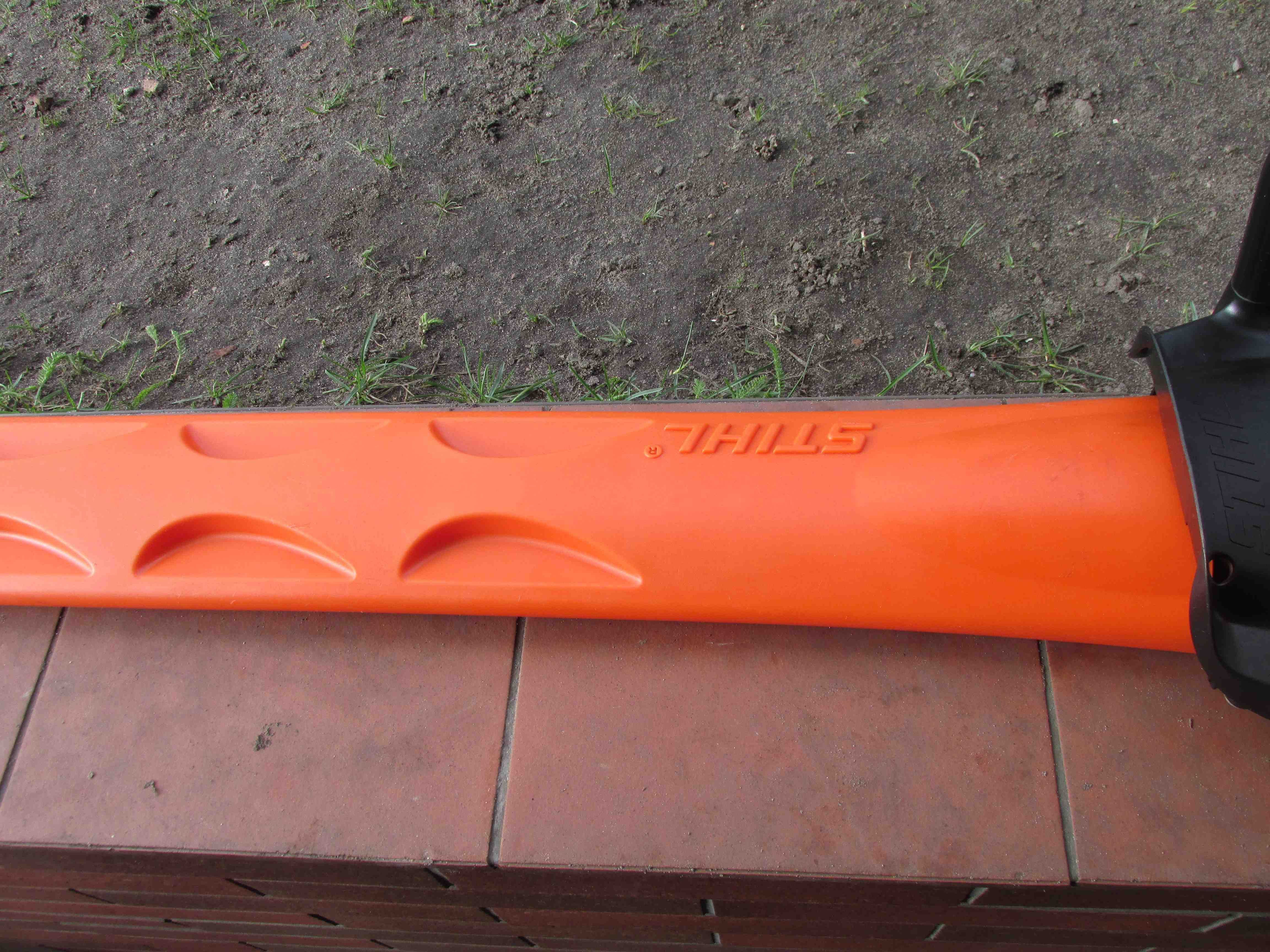 Stihl Profesjonalne nożyce spalinowe HS82R dł 60cm