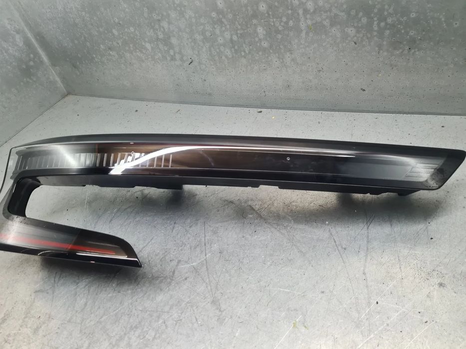 Farolim da mala esquerdo RENAULT Austral