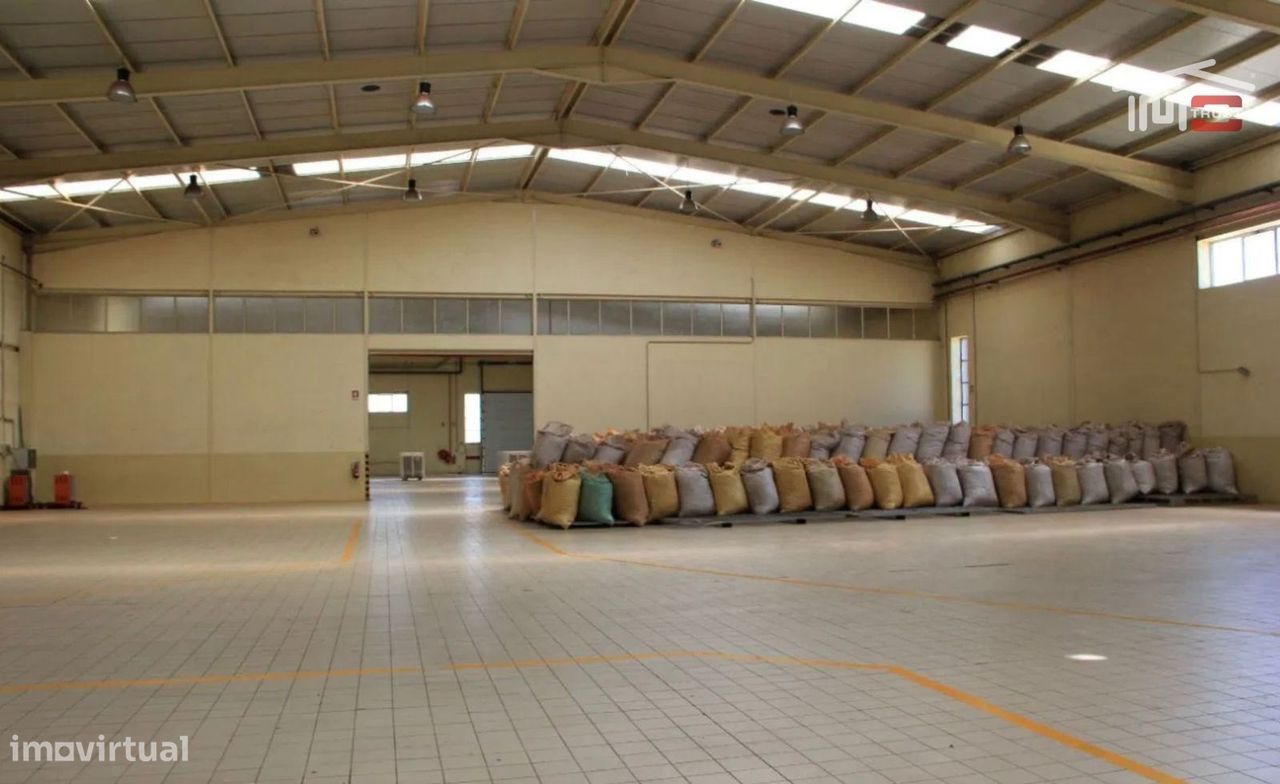 Complexo Industrial de 25.000m² da Corticeira AJT LDA  Equipamentos...