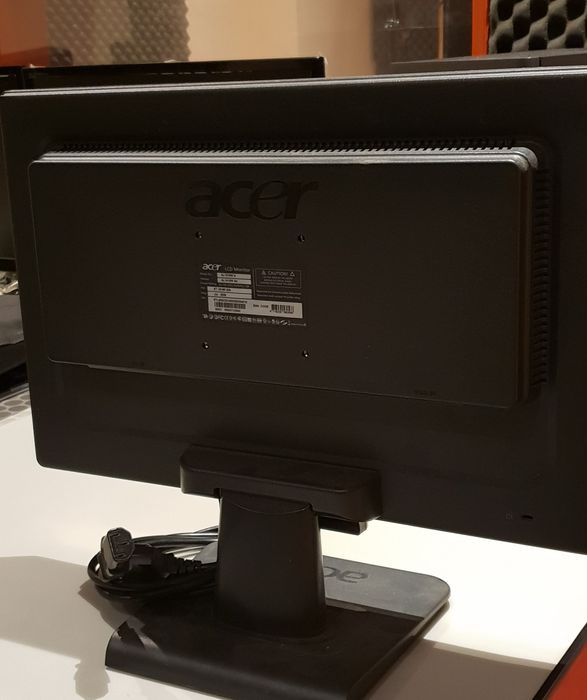 Monitores Acer 1916W e Acer X193HQL