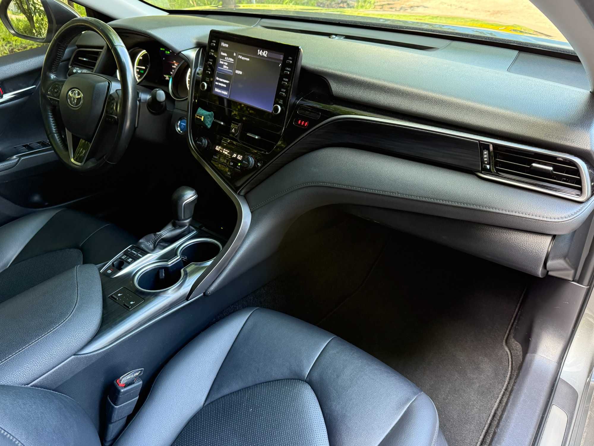 Toyota Camry 2021 Офіційна 2,5 Гібрид Гарний стан