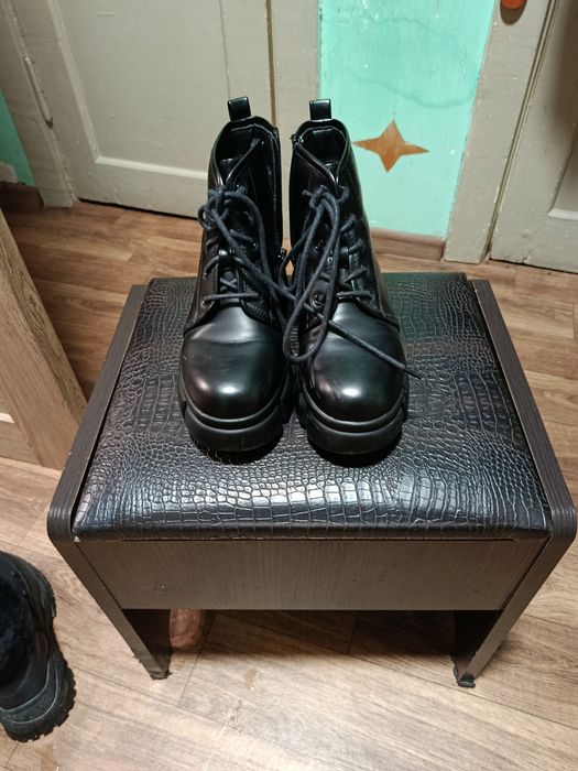 Продам осінні черевички з еко-шкіри