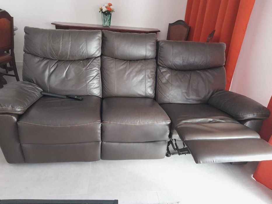 Sofa 3 lugares em pele