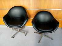 Cadeiras pretas c/ braços - Estilo industrial / Vintage - Design