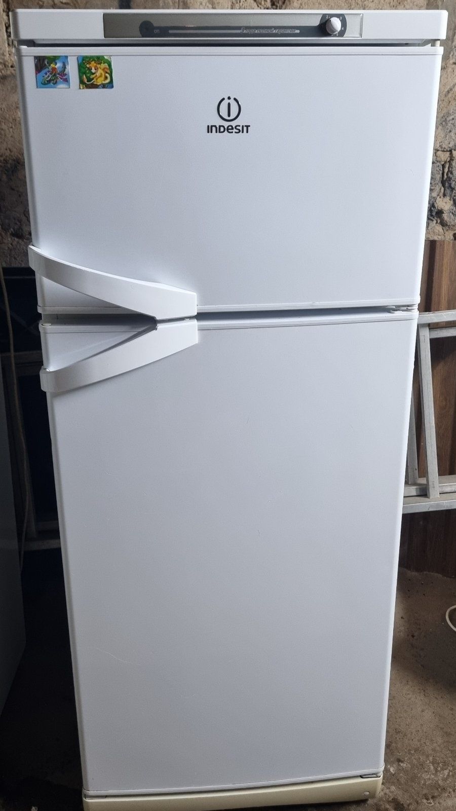 Холодильник  Indesit