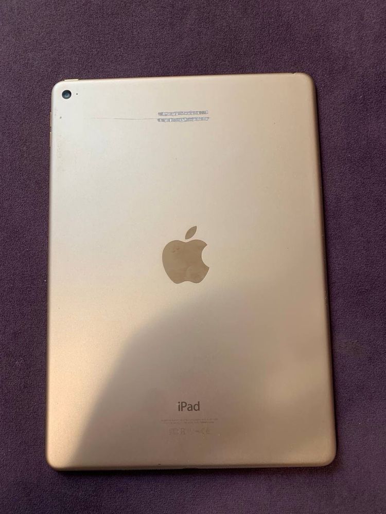 Планшет IPad air 2 64 GB зарядка  чохол