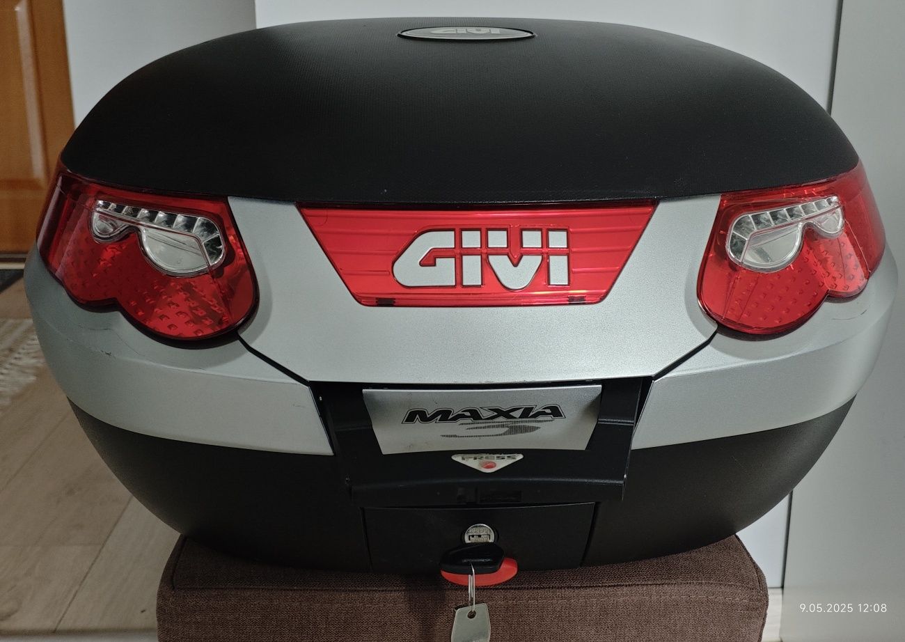 Kufer Givi Maxia 3, poj. 55 litrów