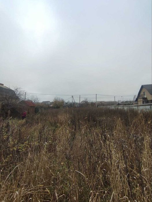 Продаж будинку з земельною ділянкою 15с