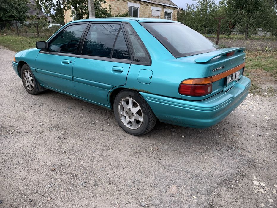 Форд Ескорт LX 1.9 бензин