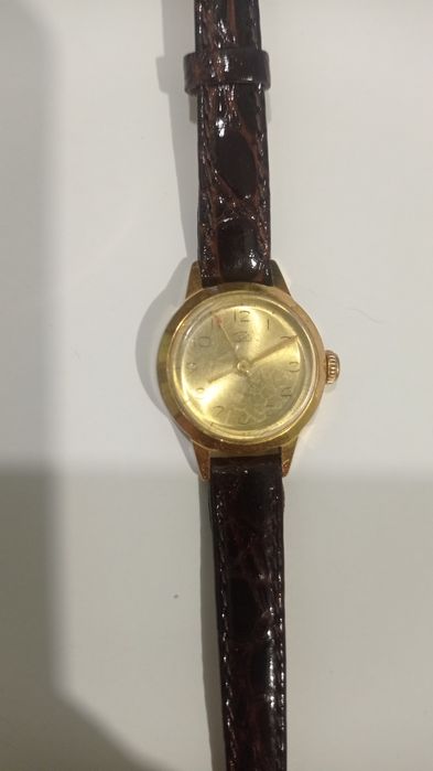 Годинник жіночий Заря, позолота