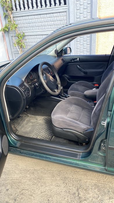 Volkswagen Golf 4.  1,4 бензин