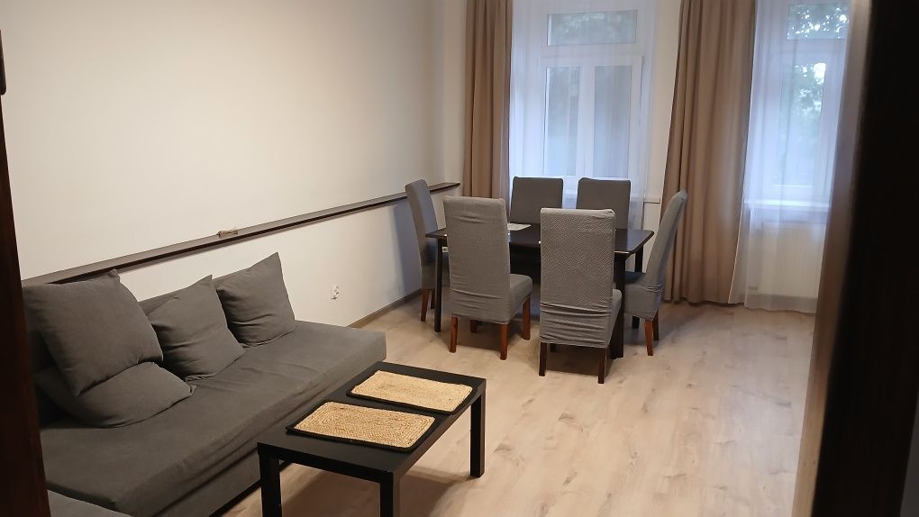250 doba  apartament 10 minut do centrum Katowic max 10 osób