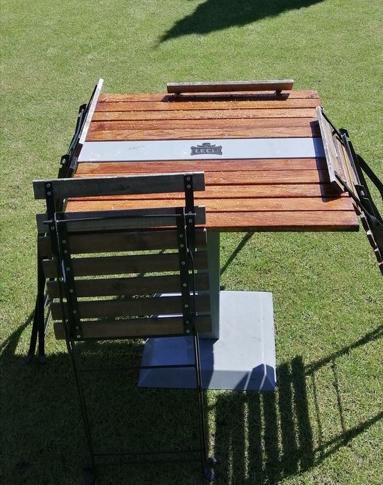 Stół, krzesła ogrodowo-gastronomiczne