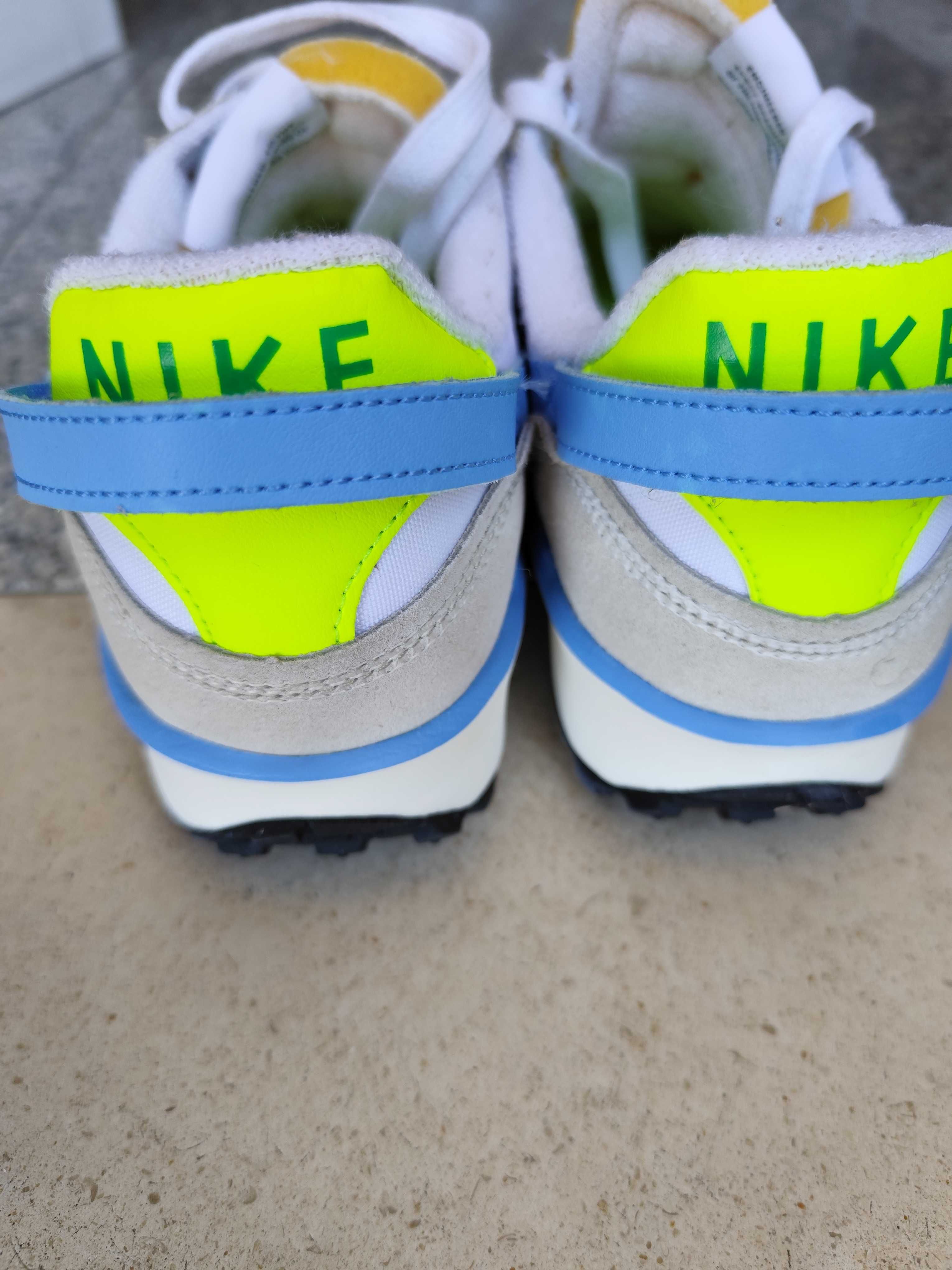 Nike Waffle Debut