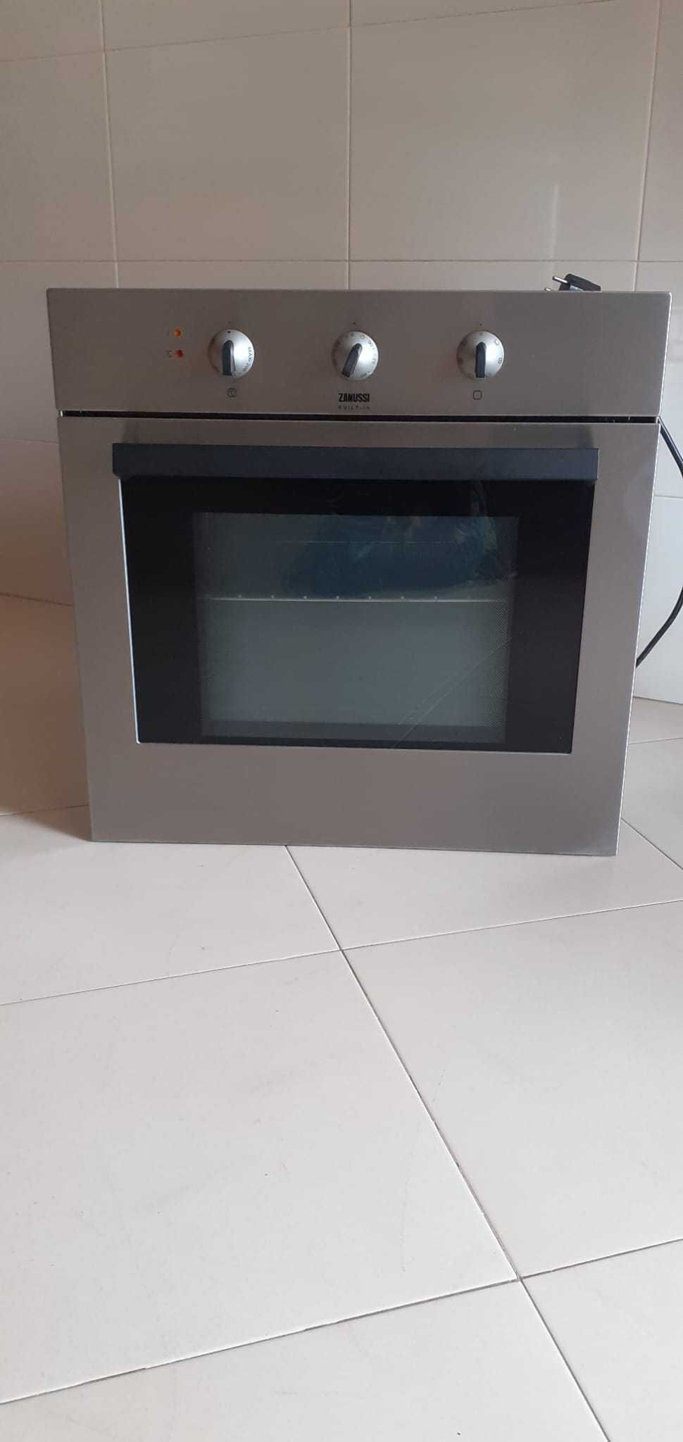 Forno de encastrar Zanussi ZOB651x