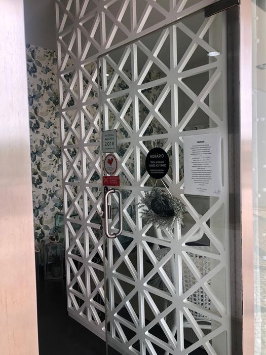 Divisórias em MDF lacado branco mate