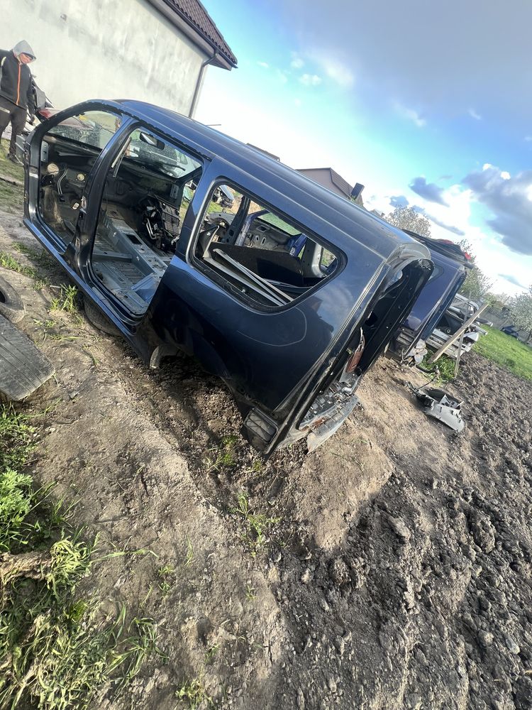 Кузовщина Поріг четверть крило криша четверь Dacia Logan Renault Logan