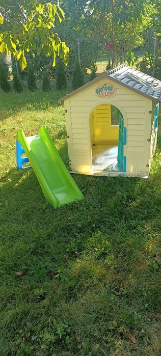 Domek ogrodowy dla dzieci + zjeżdżalnia