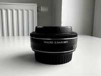 Canon EF lens 40mm 2.8 stm