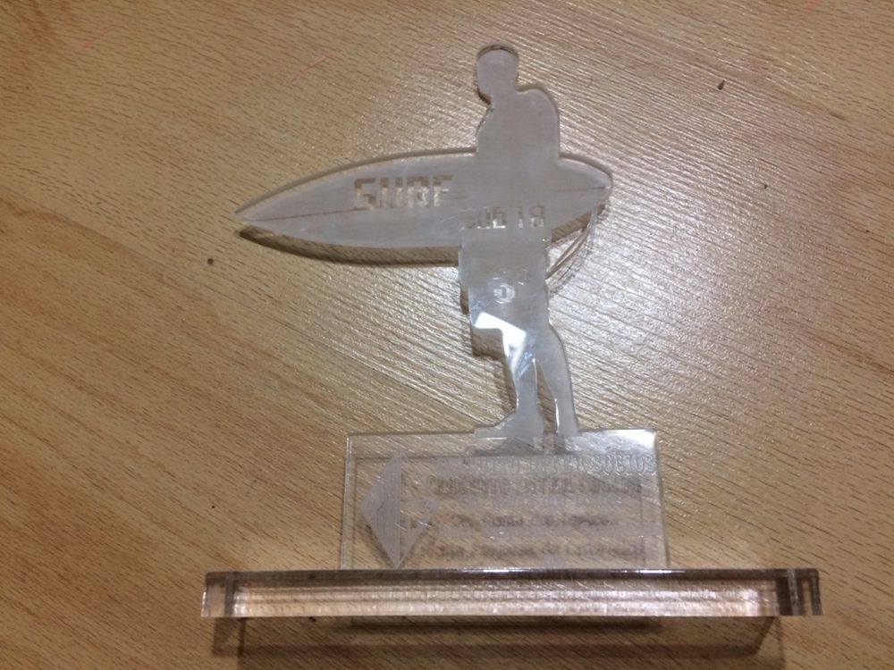 4 estatuetas / taças / trofeus