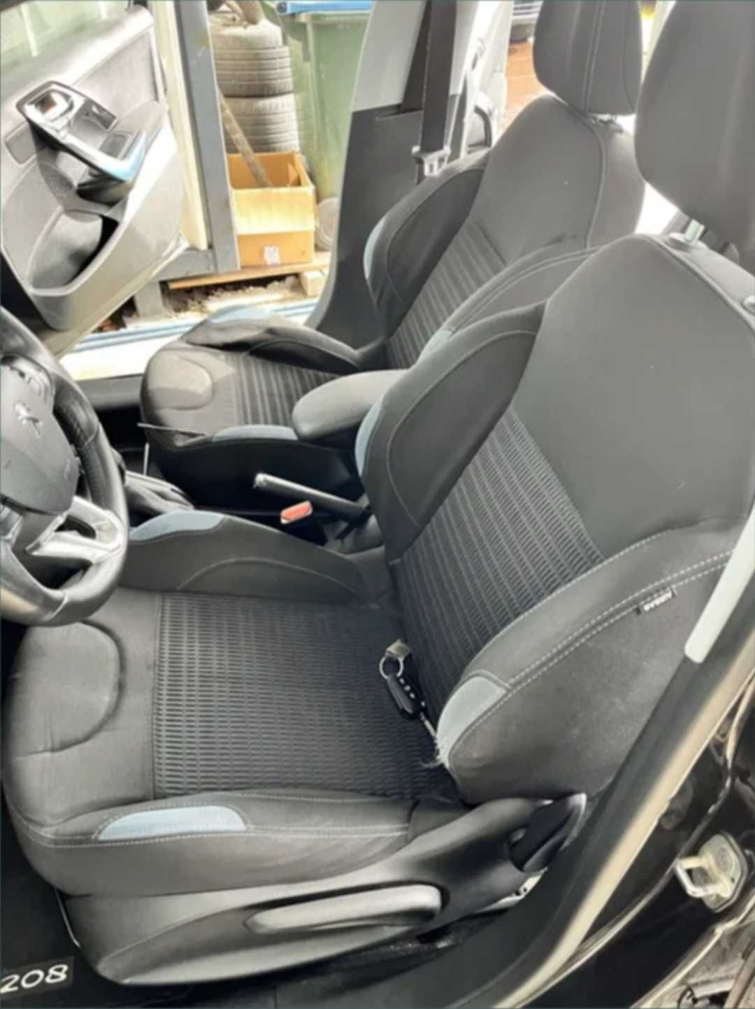 Vendo Peugeot 208