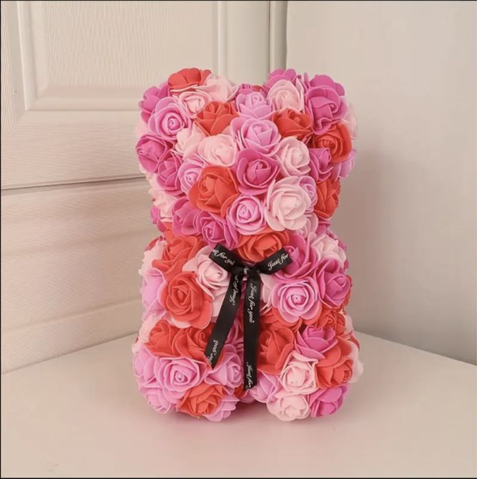 Подарунок дівчині сюрприз рожевий ведмедик з троянд