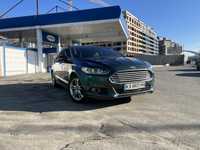 Ford fusion hybrid titanium