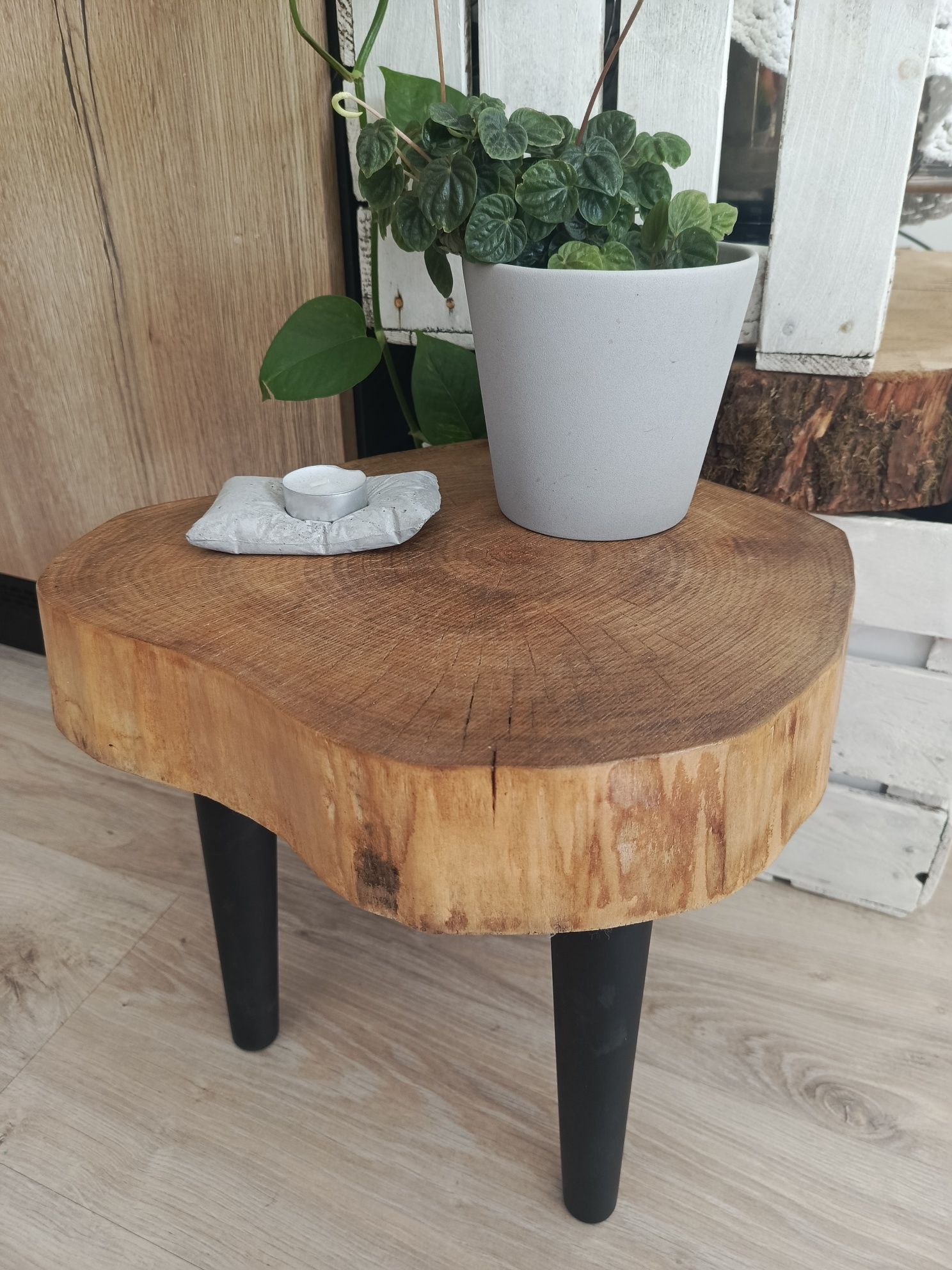 stolik, taboret, plaster drewna