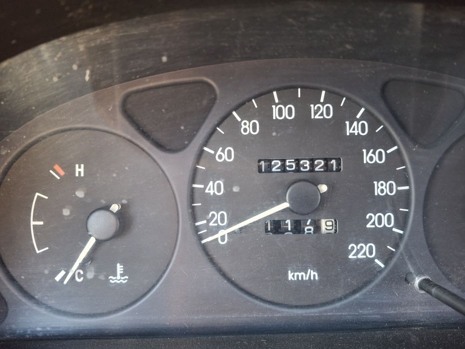 Продам машину Daewoo Sens 1.3