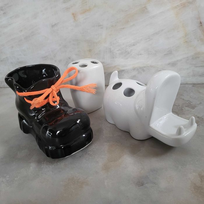 Pojemniki na szczoteczki i nie tylko...