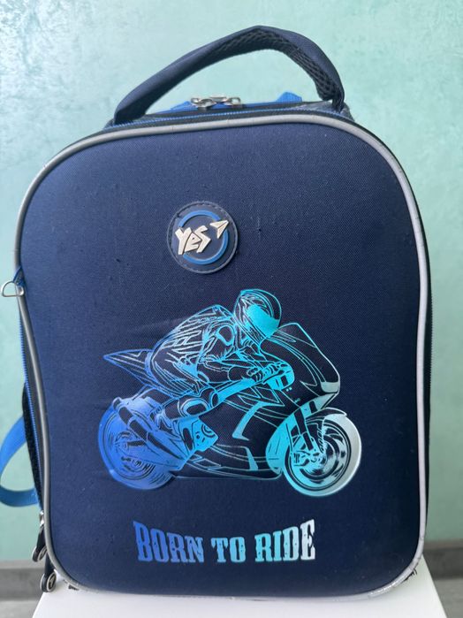 Шкільний рюкзак з ортопедичною спинкою