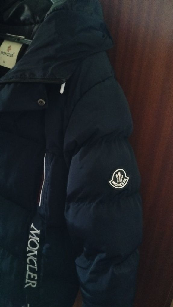 Moncler azul como novo