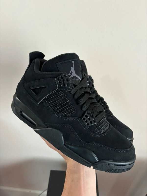 Jordan4RetroBlack r.39