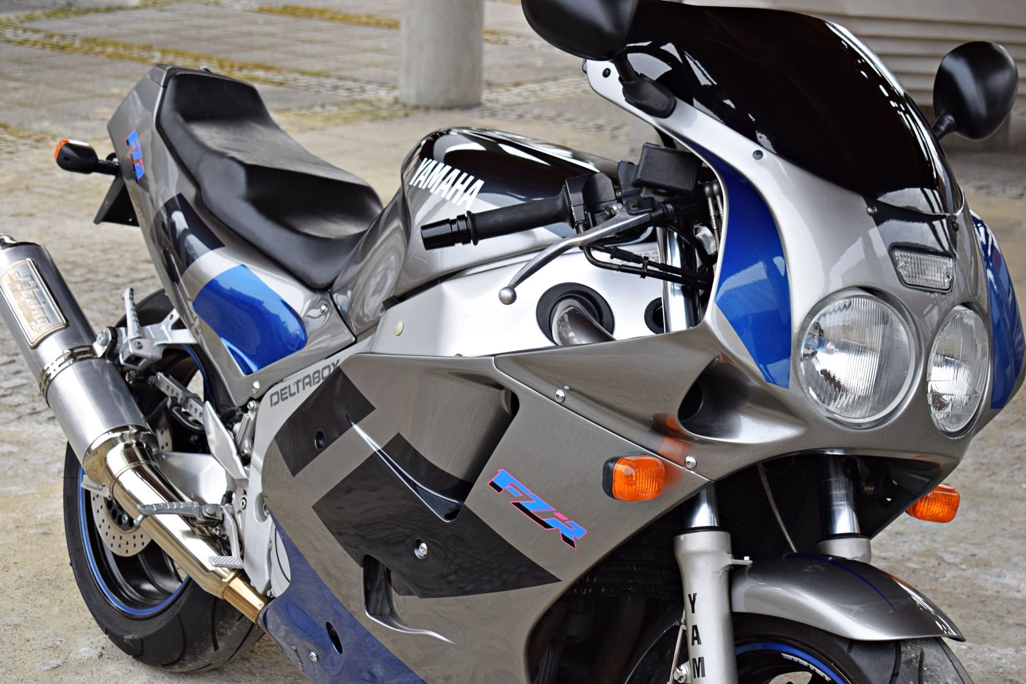 jak NOWA Yamaha FZR 1000 z Szwajcarii 89r 35795km WZOROWA Bez wkładu!