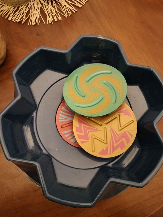 Estádio Beyblade + 4 Beyblades